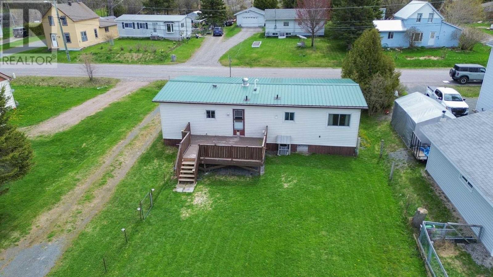 376 Boyle St, Thessalon, Ontario  P0R 1L0 - Photo 5 - SM261131