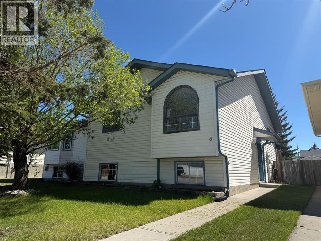 8 West Aarsby Road, Cochrane, Alberta  T4C 1M4 - Photo 1 - A2301923