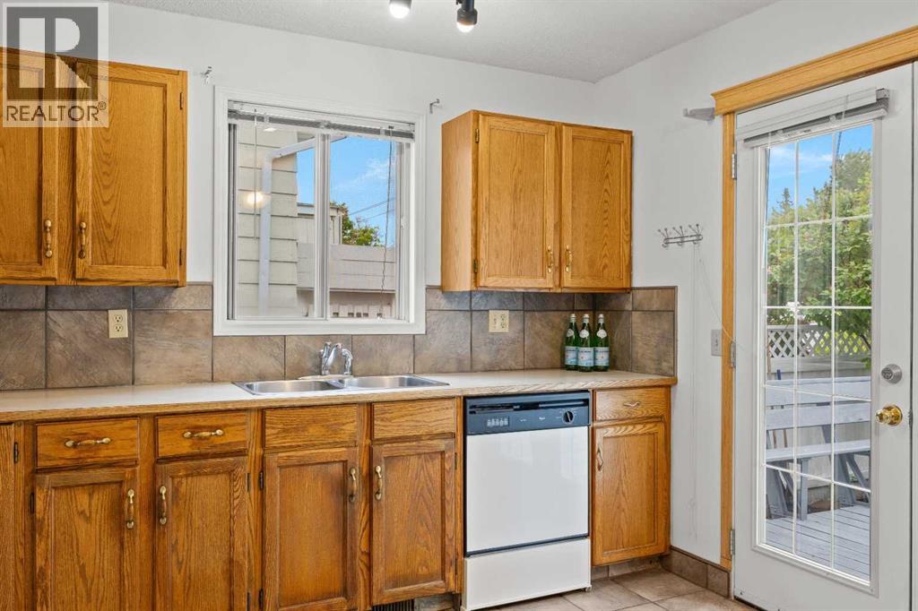 159 Shawinigan Drive Sw, Calgary, Alberta  T2Y 2W1 - Photo 12 - A2317667
