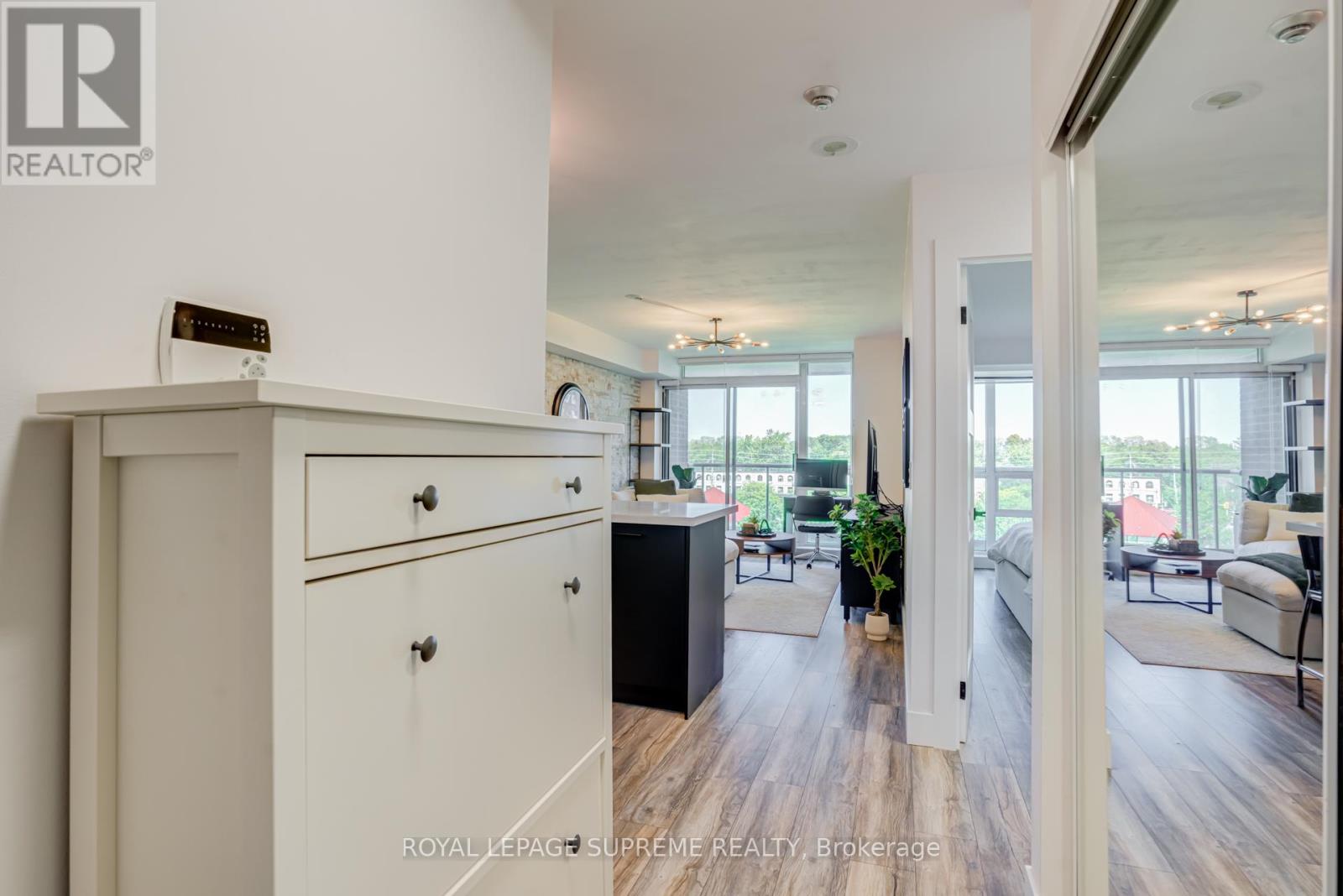 610 - 11 Michael Power Place, Toronto, Ontario  M9A 5G3 - Photo 4 - W13242880