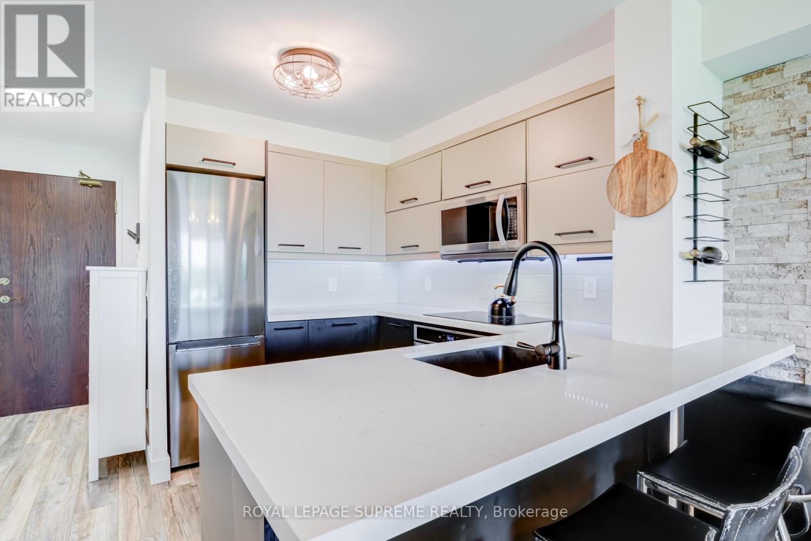 610 - 11 Michael Power Place, Toronto, Ontario  M9A 5G3 - Photo 7 - W13242880