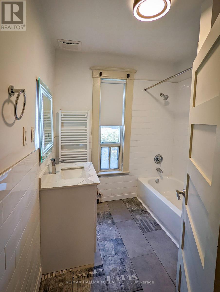 2nd Floor - 371 St Clarens Avenue, Toronto, Ontario  M6H 3W2 - Photo 10 - C13243354