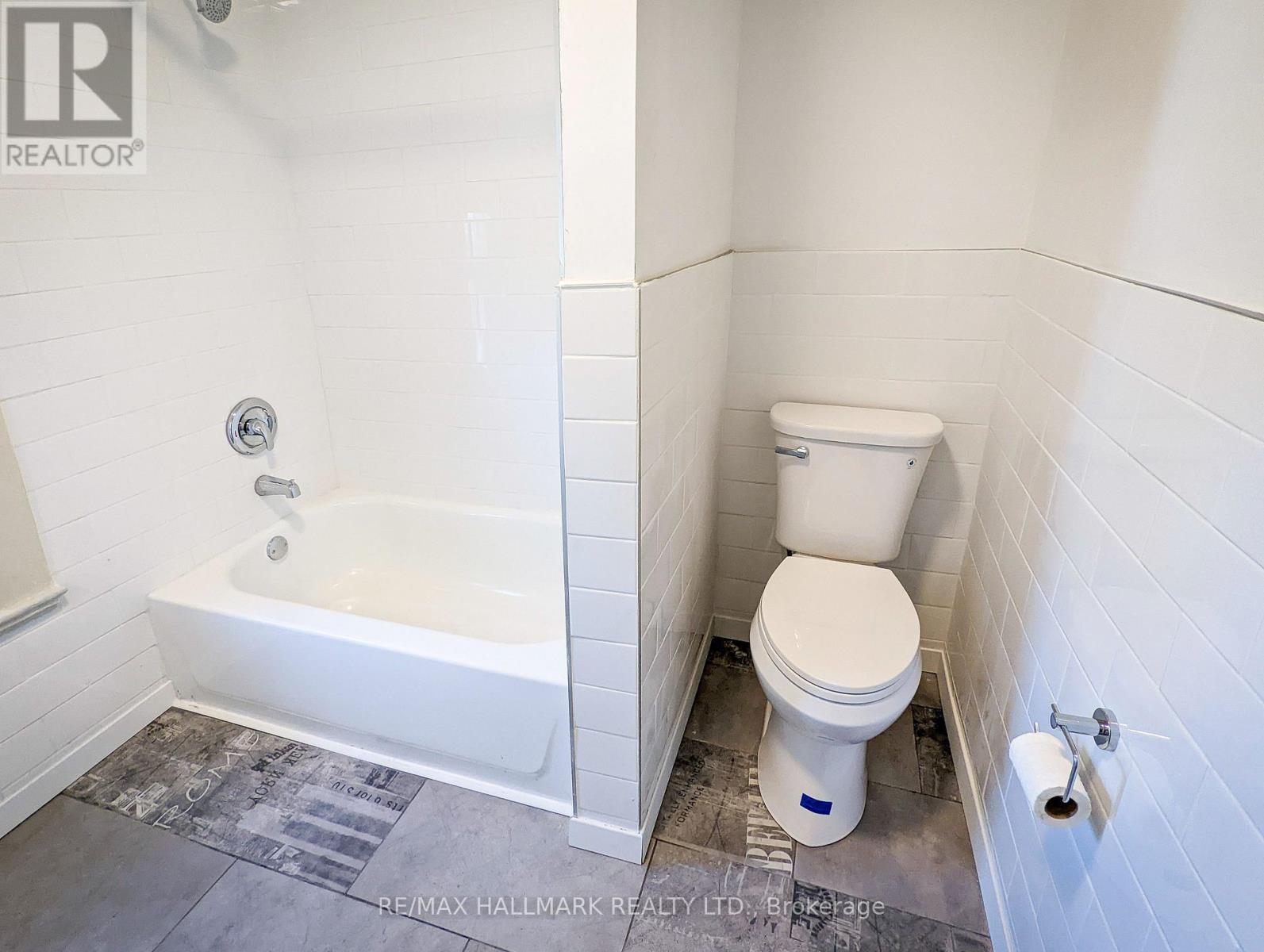 2nd Floor - 371 St Clarens Avenue, Toronto, Ontario  M6H 3W2 - Photo 11 - C13243354