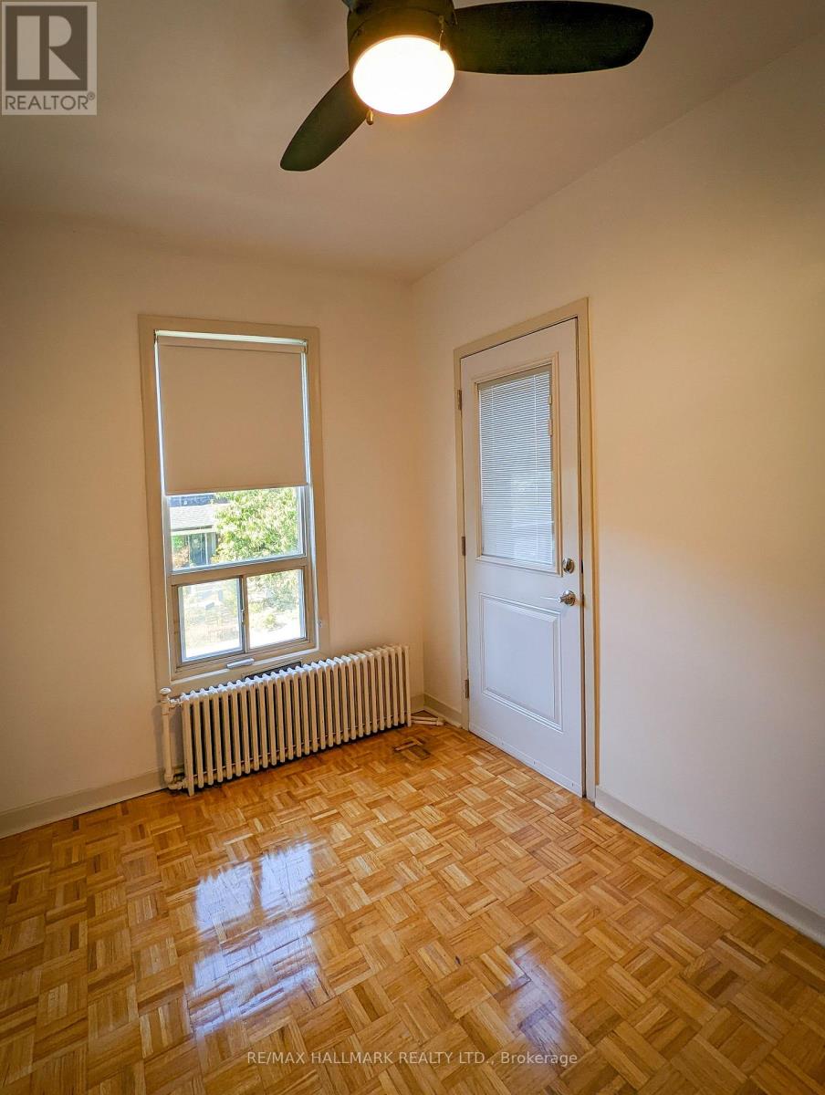 2nd Floor - 371 St Clarens Avenue, Toronto, Ontario  M6H 3W2 - Photo 7 - C13243354