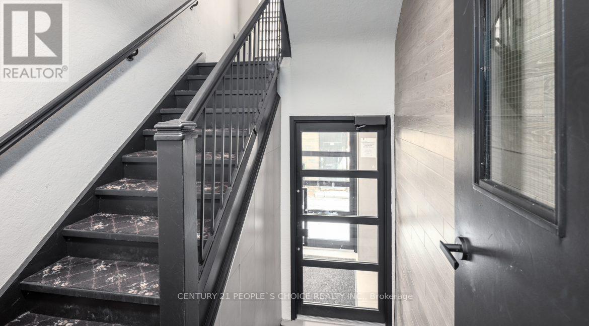 6 - 875 Avenue Road, Toronto, Ontario  M5P 2K5 - Photo 3 - C13243374