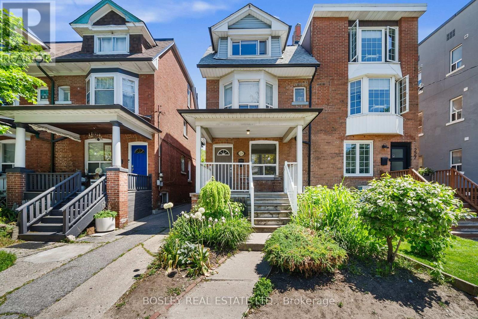Main - 229 Woodbine Avenue, Toronto, Ontario  M4L 3P3 - Photo 11 - E13243218