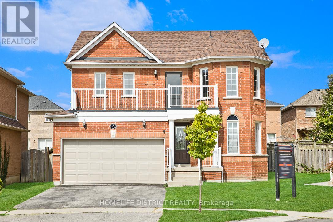 47 BALL CRESCENT, Whitby, Ontario