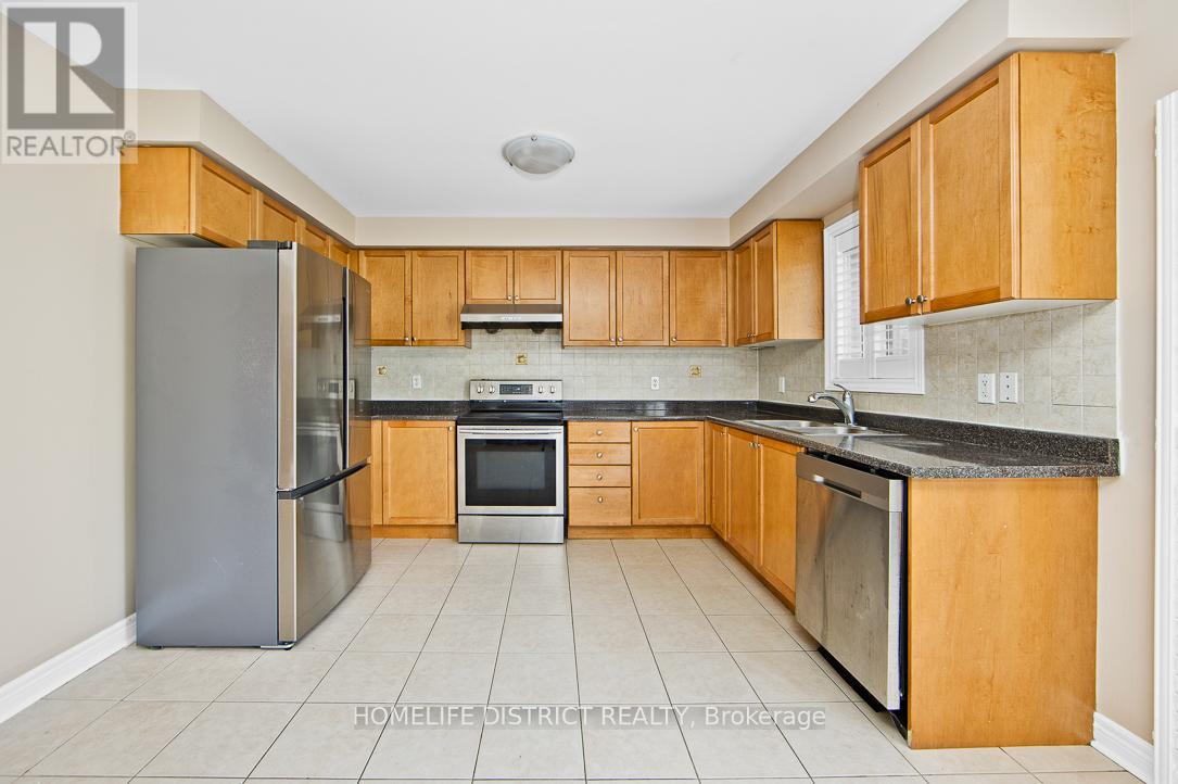 47 Ball Crescent, Whitby, Ontario  L1P 1W5 - Photo 11 - E13243396