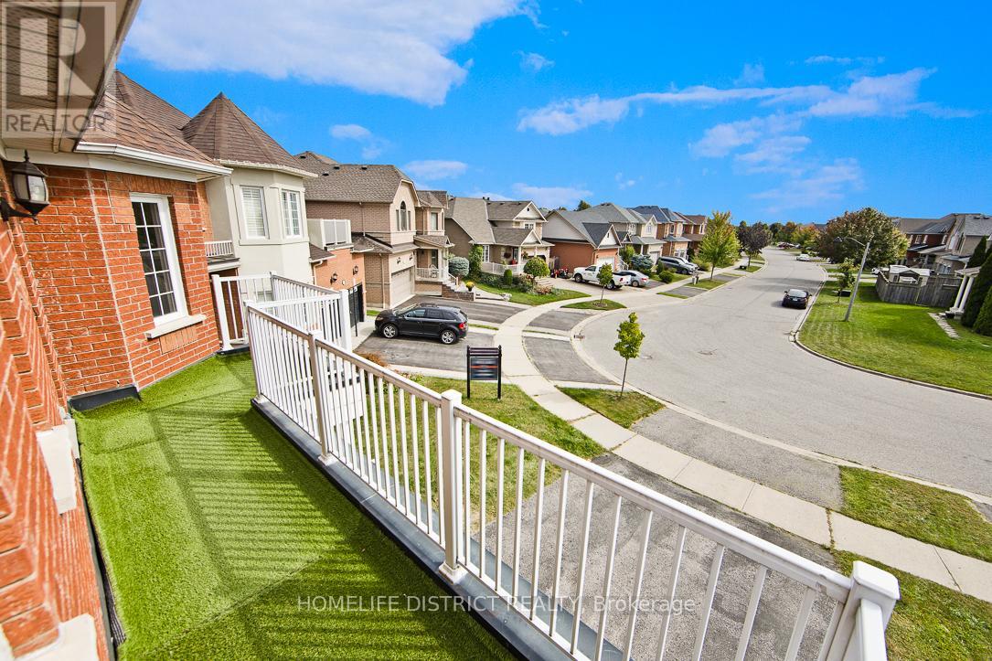 47 Ball Crescent, Whitby, Ontario  L1P 1W5 - Photo 17 - E13243396
