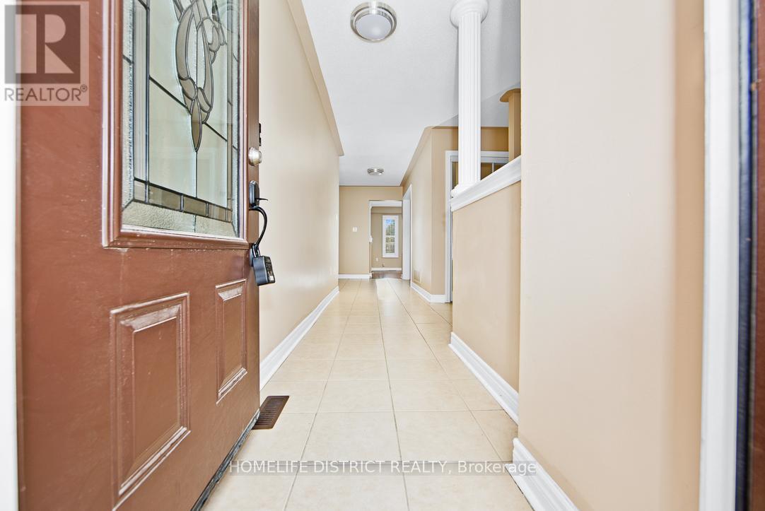 47 Ball Crescent, Whitby, Ontario  L1P 1W5 - Photo 3 - E13243396