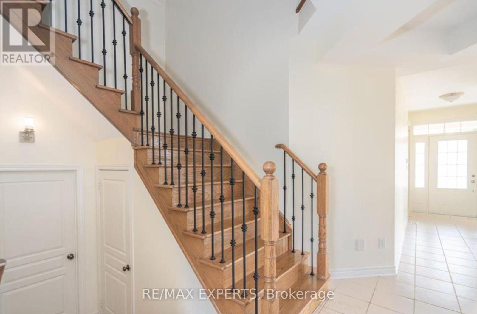 4 Trailside Drive, Bradford West Gwillimbury, Ontario  L3Z 0B5 - Photo 12 - N13243232