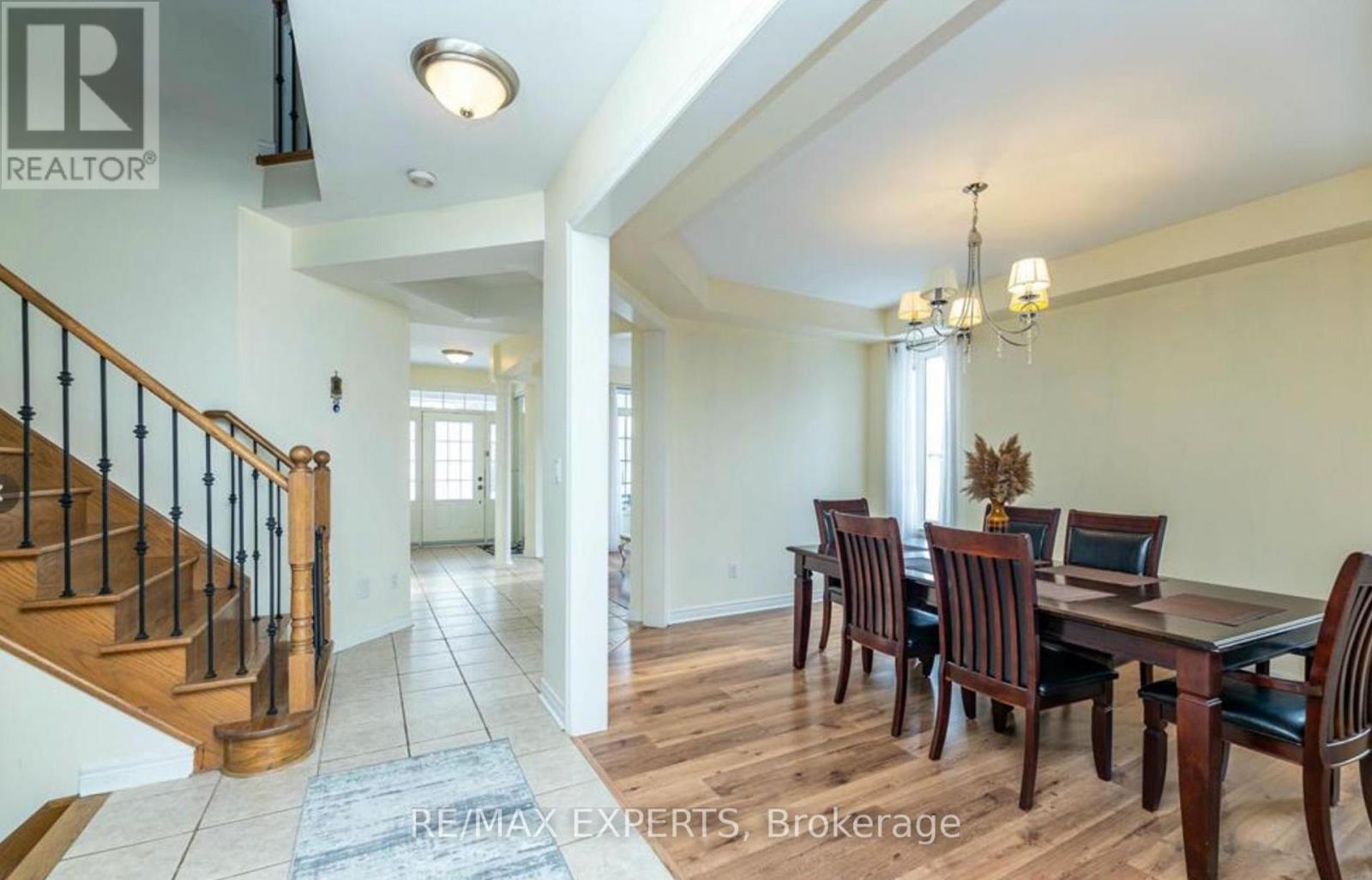 4 Trailside Drive, Bradford West Gwillimbury, Ontario  L3Z 0B5 - Photo 4 - N13243232