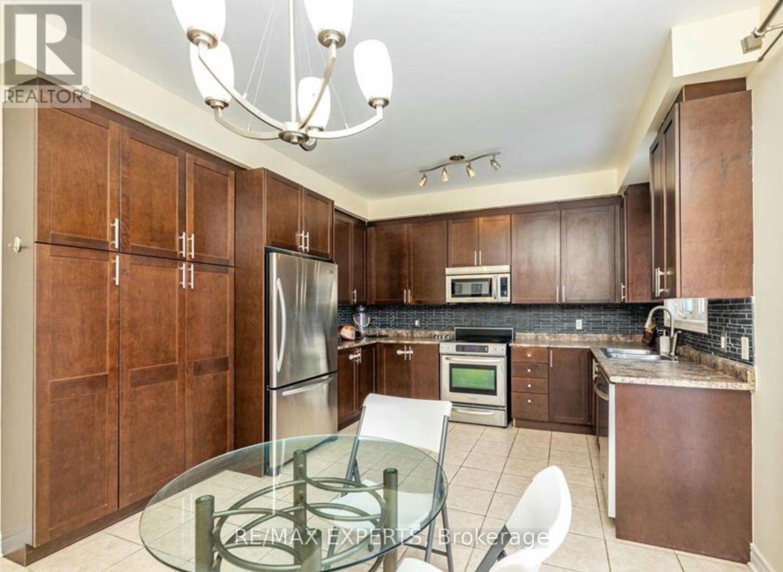 4 Trailside Drive, Bradford West Gwillimbury, Ontario  L3Z 0B5 - Photo 8 - N13243232