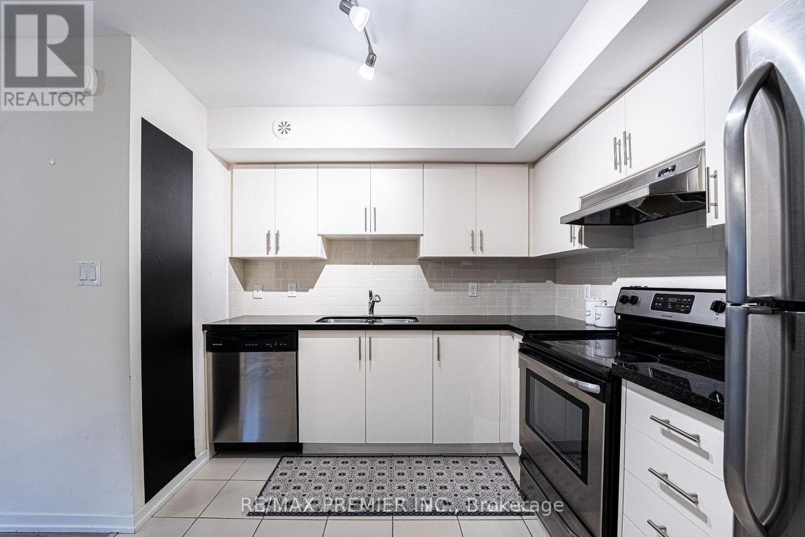 B02 - 26 Bruce Street, Vaughan, Ontario  L4L 1J4 - Photo 6 - N13243294