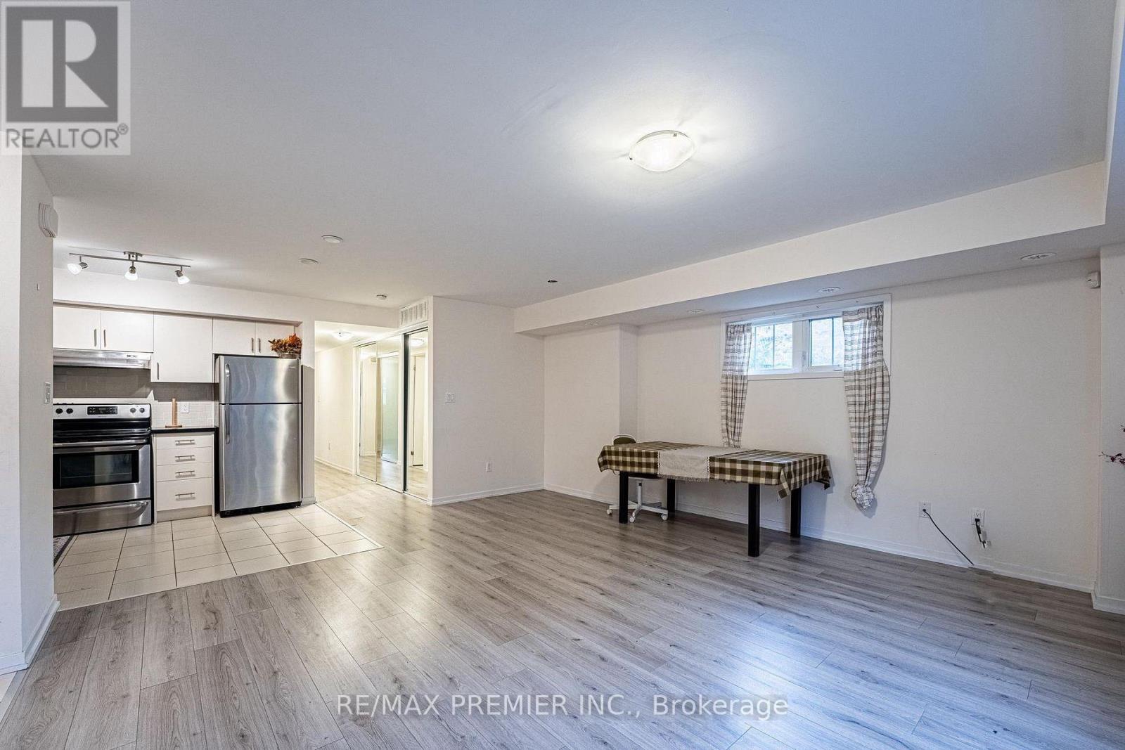 B02 - 26 Bruce Street, Vaughan, Ontario  L4L 1J4 - Photo 5 - N13243318