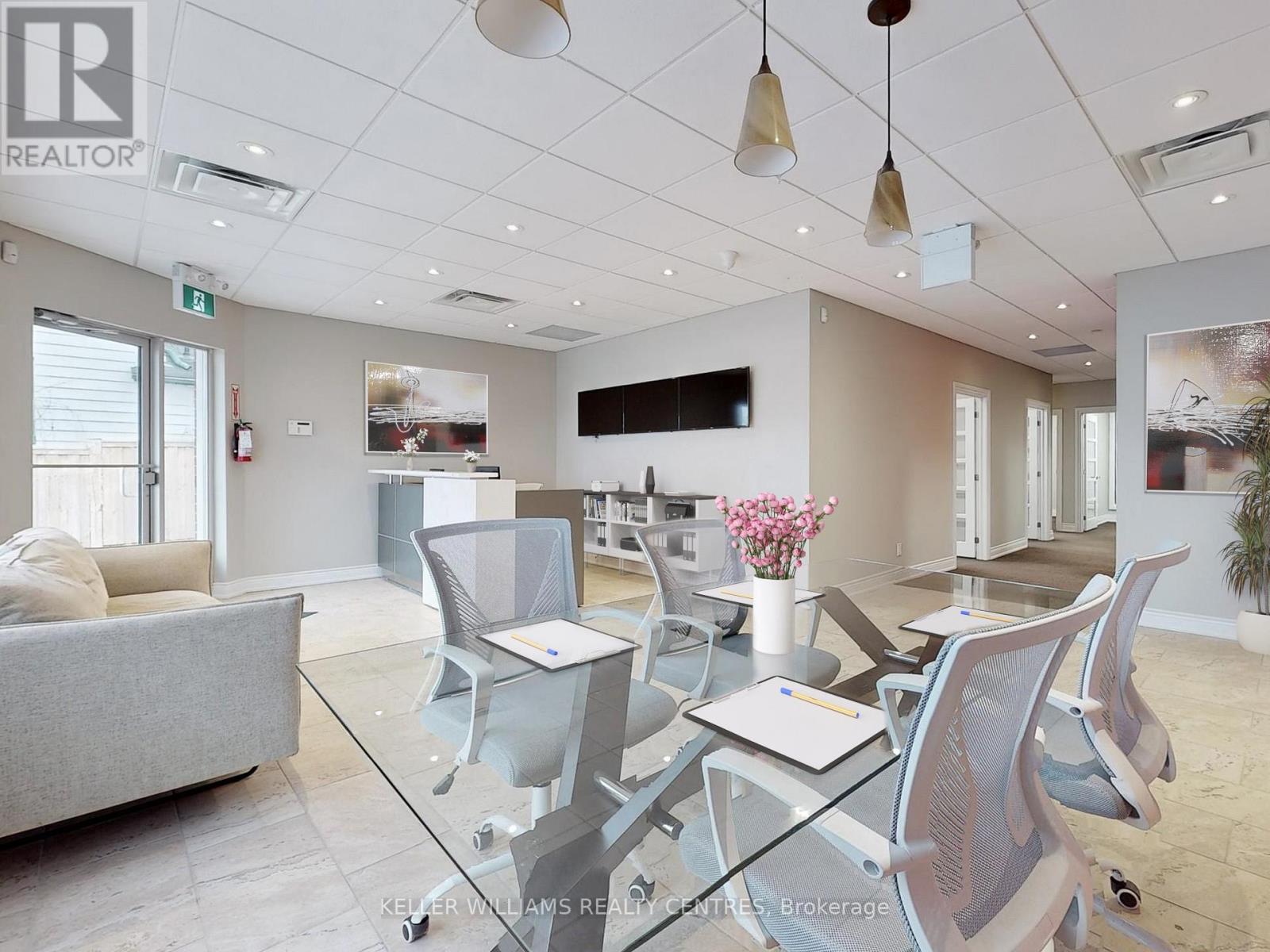 Unit 4 - 117 Wellington Street E, Aurora, Ontario  L4G 1H9 - Photo 2 - N13243372