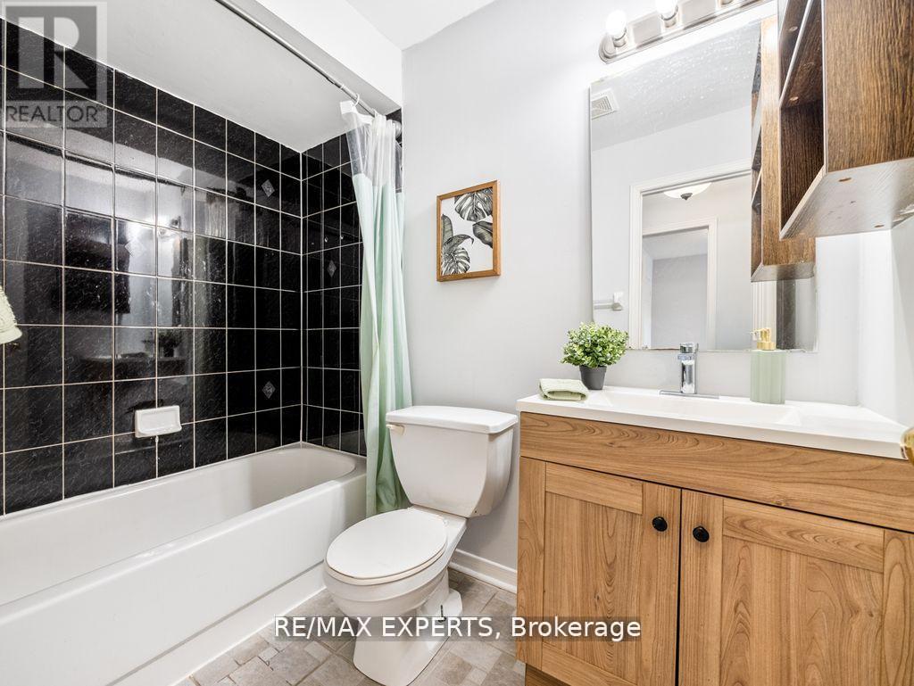 97 Pinedale Gate, Vaughan, Ontario  L4L 8X3 - Photo 21 - N13243420