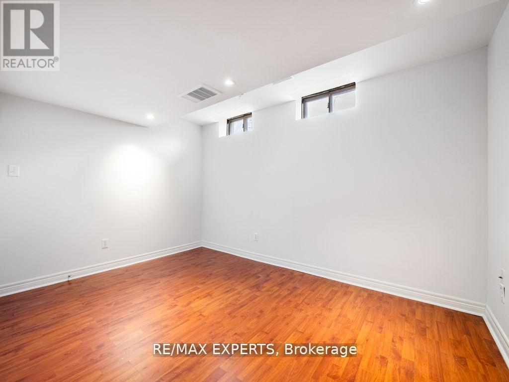 97 Pinedale Gate, Vaughan, Ontario  L4L 8X3 - Photo 25 - N13243420