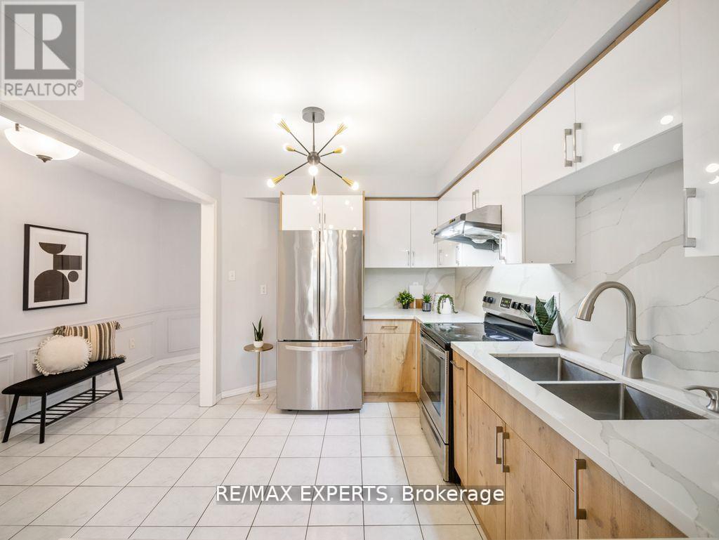 97 Pinedale Gate, Vaughan, Ontario  L4L 8X3 - Photo 8 - N13243420