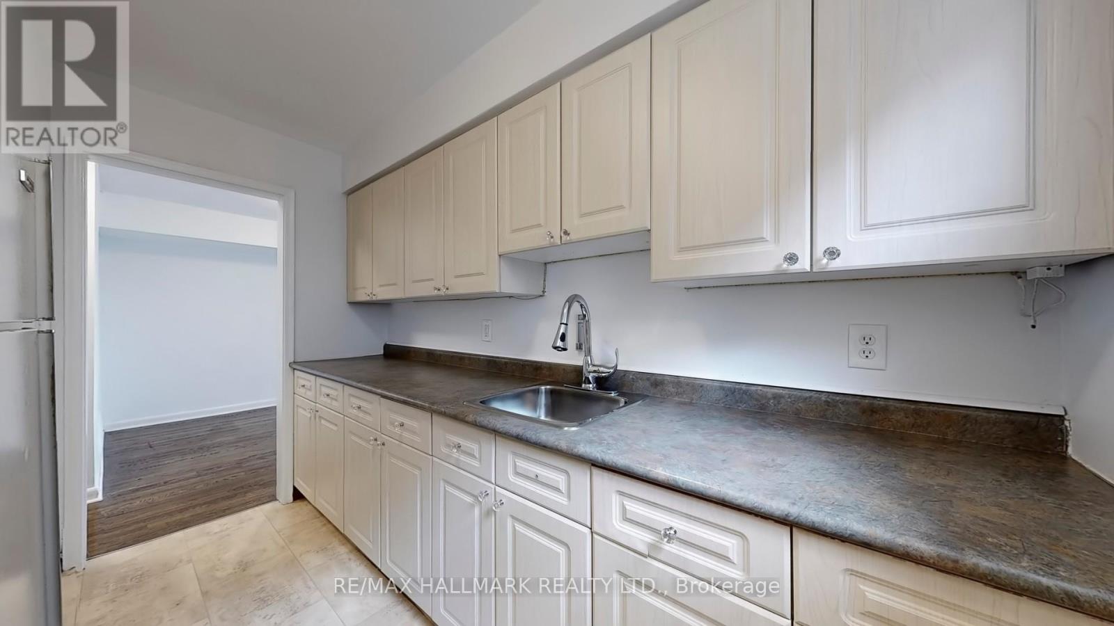 Lower - 3572 Dufferin Street, Toronto, Ontario  M3K 1N1 - Photo 10 - W13243234