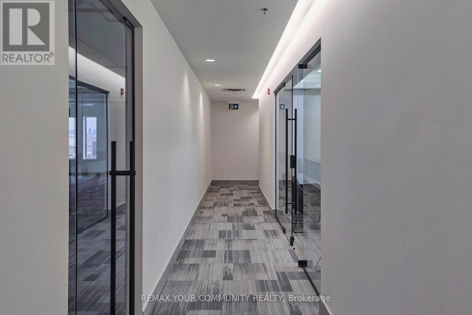 202a - 755 Queensway Road E, Mississauga, Ontario  L4Y 4C5 - Photo 3 - W13243304
