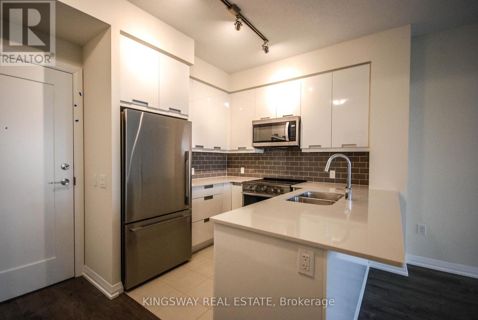 907 - 65 Watergarden Drive, Mississauga, Ontario  L5R 1B2 - Photo 6 - W13243348