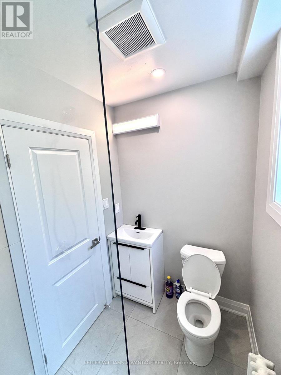 100 Portland Street, Toronto, Ontario  M8Y 1A7 - Photo 15 - W13243362