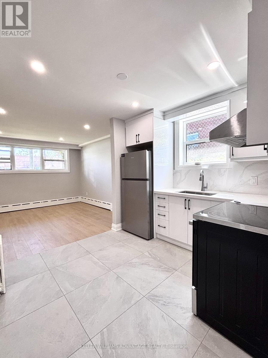 100 Portland Street, Toronto, Ontario  M8Y 1A7 - Photo 5 - W13243362
