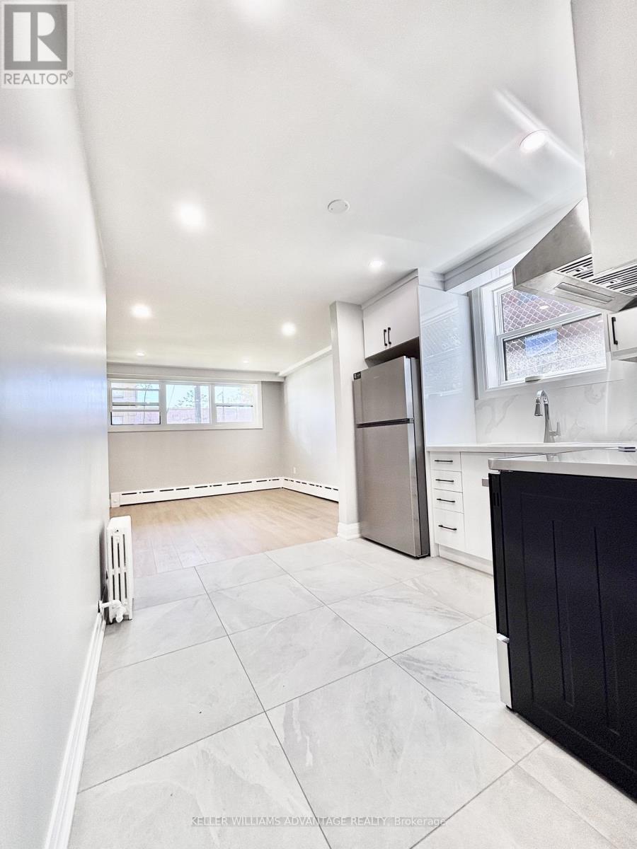 100 Portland Street, Toronto, Ontario  M8Y 1A7 - Photo 8 - W13243362