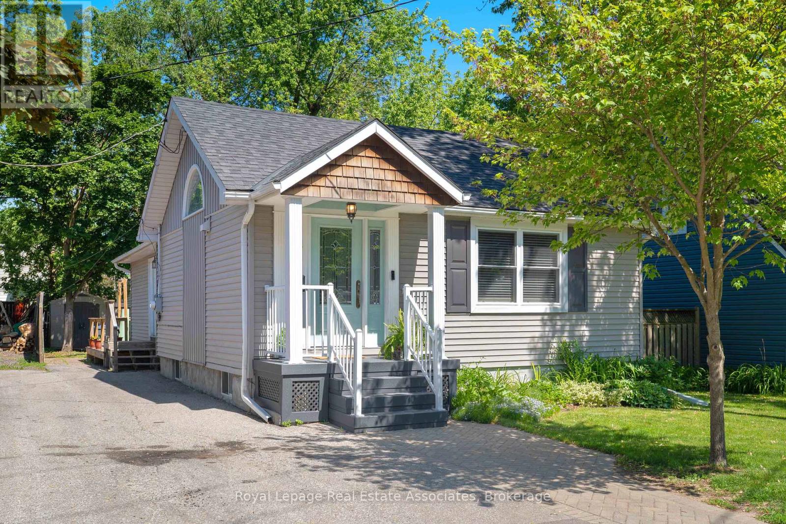 54 FREDERICK STREET, Brampton, Ontario