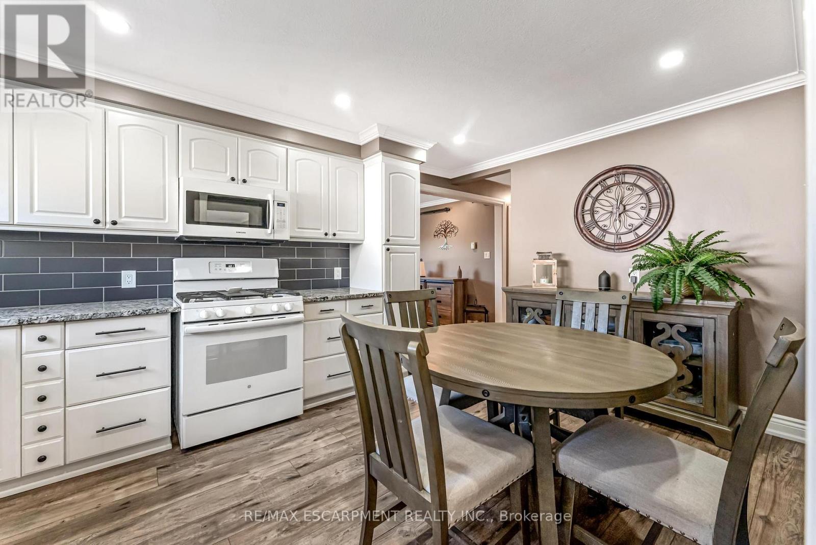 9924 Dickenson Road W, Hamilton, Ontario  L0R 1W0 - Photo 10 - X13243260