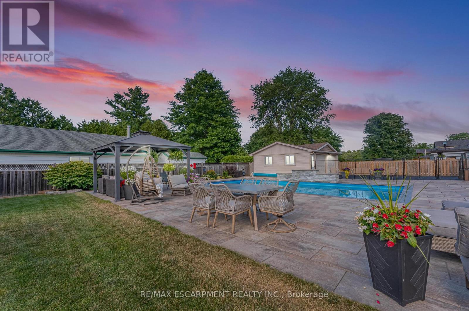9924 Dickenson Road W, Hamilton, Ontario  L0R 1W0 - Photo 34 - X13243260