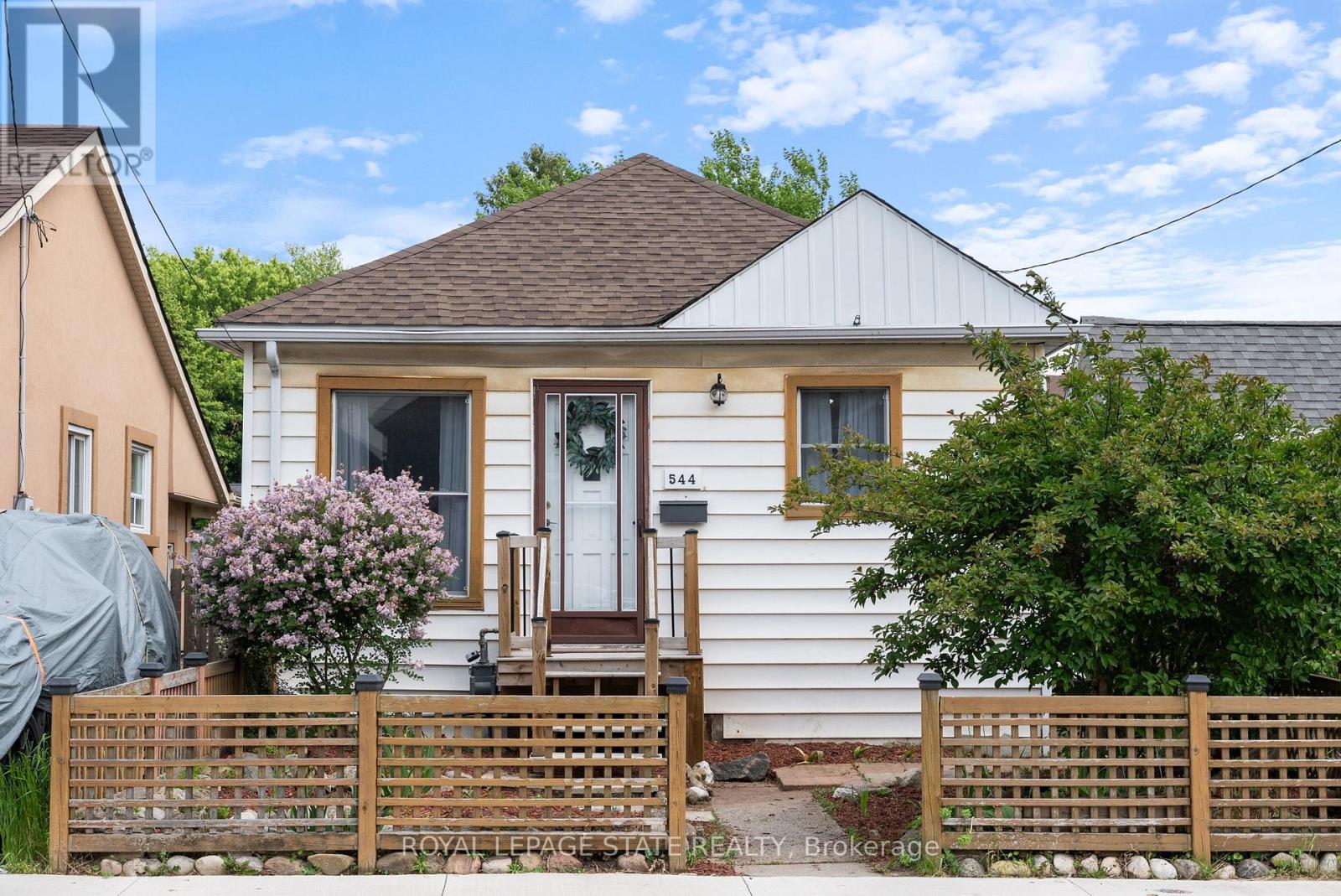 544 Mary Street, Hamilton, Ontario  L8L 4X7 - Photo 2 - X13243284