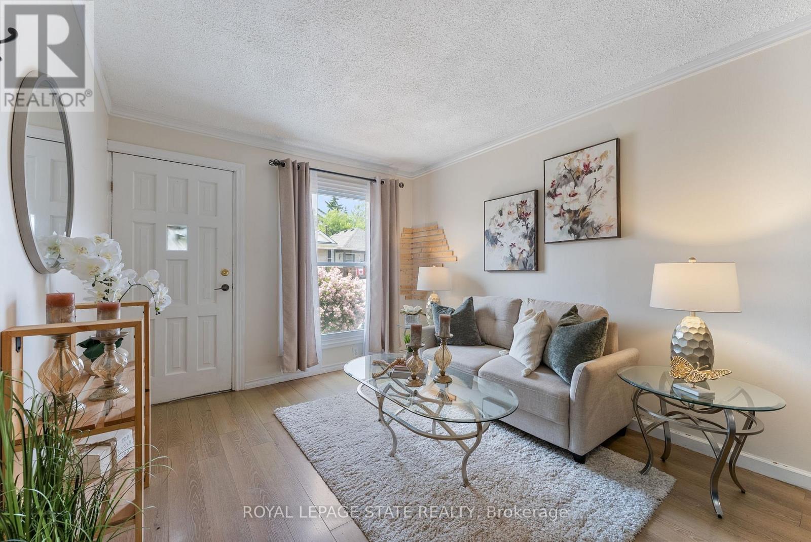 544 Mary Street, Hamilton, Ontario  L8L 4X7 - Photo 3 - X13243284