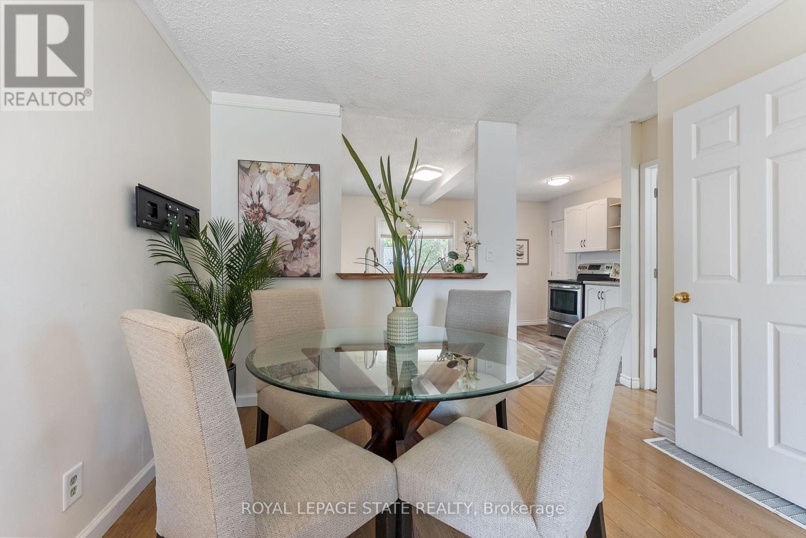 544 Mary Street, Hamilton, Ontario  L8L 4X7 - Photo 5 - X13243284