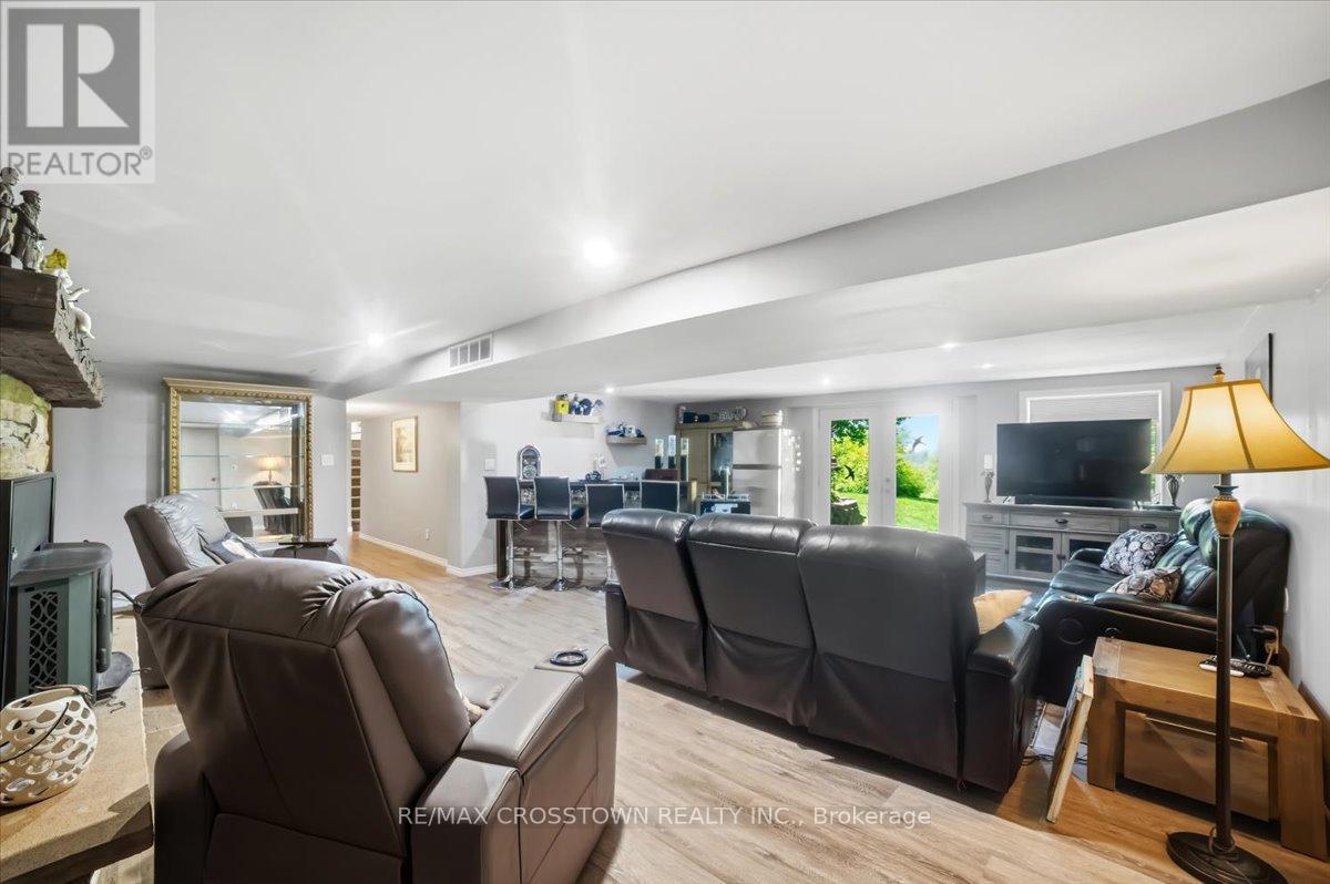 1074 Millhaven Road, Loyalist, Ontario  K0H 2H0 - Photo 35 - X13243358
