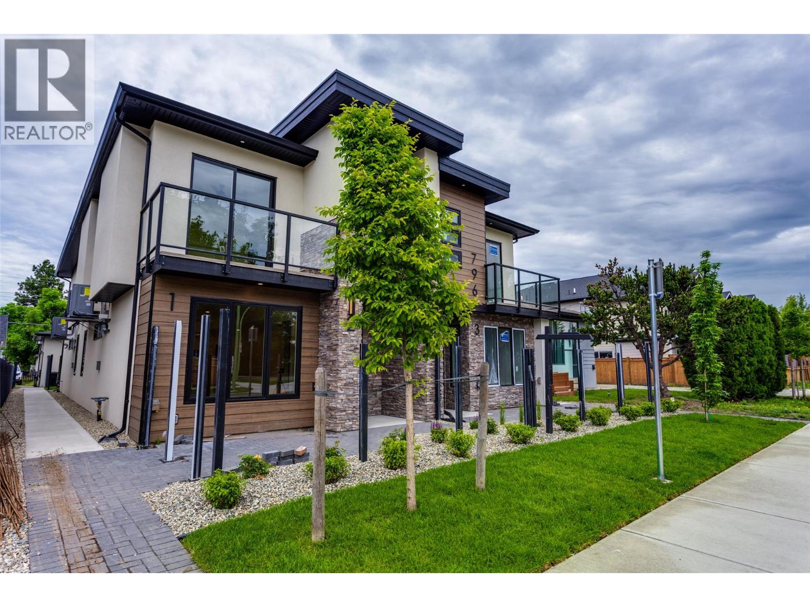 796 Glenwood Avenue Unit# 2 Kelowna Photo 3
