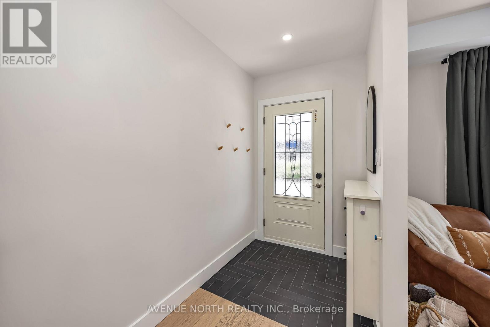 1091 Gladstone Avenue, Ottawa, Ontario  K1Y 3H1 - Photo 4 - X13243496