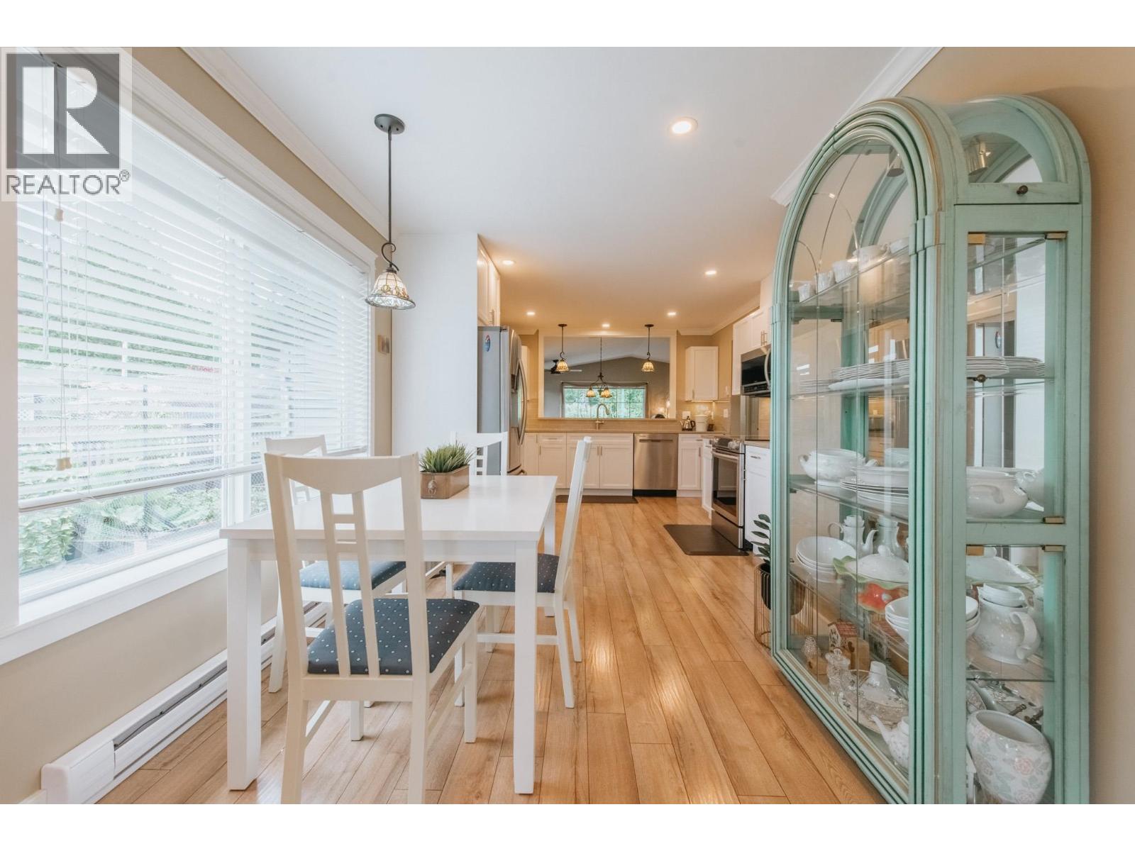 6319 Tower Street, Sechelt, British Columbia  V7Z 0T7 - Photo 8 - R3132385