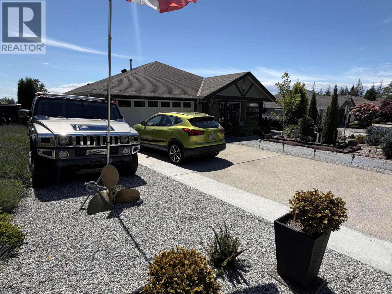 6319 Tower Street, Sechelt, British Columbia  V7Z 0T7 - Photo 1 - R3132385