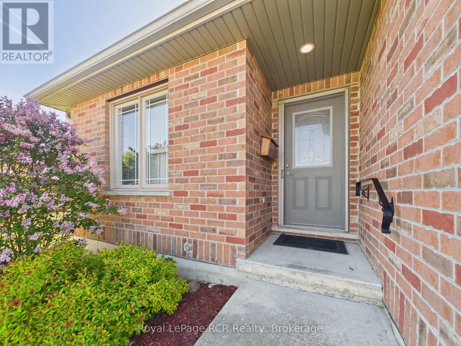 423 Catherine Street, North Huron, Ontario  N0G 2W0 - Photo 3 - X13243484