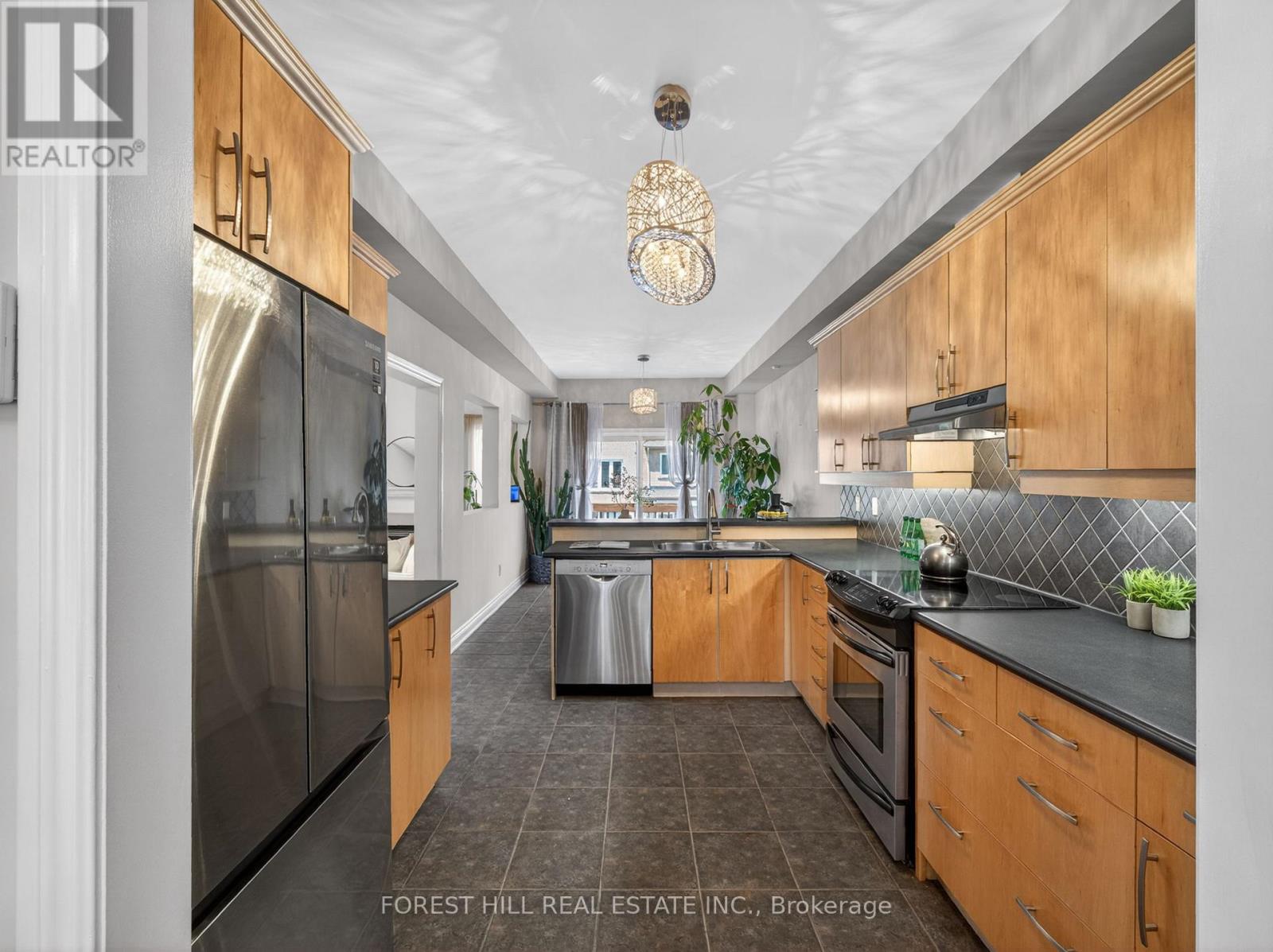 24 Mintwood Road, Vaughan, Ontario  L4J 9C3 - Photo 4 - N13243472