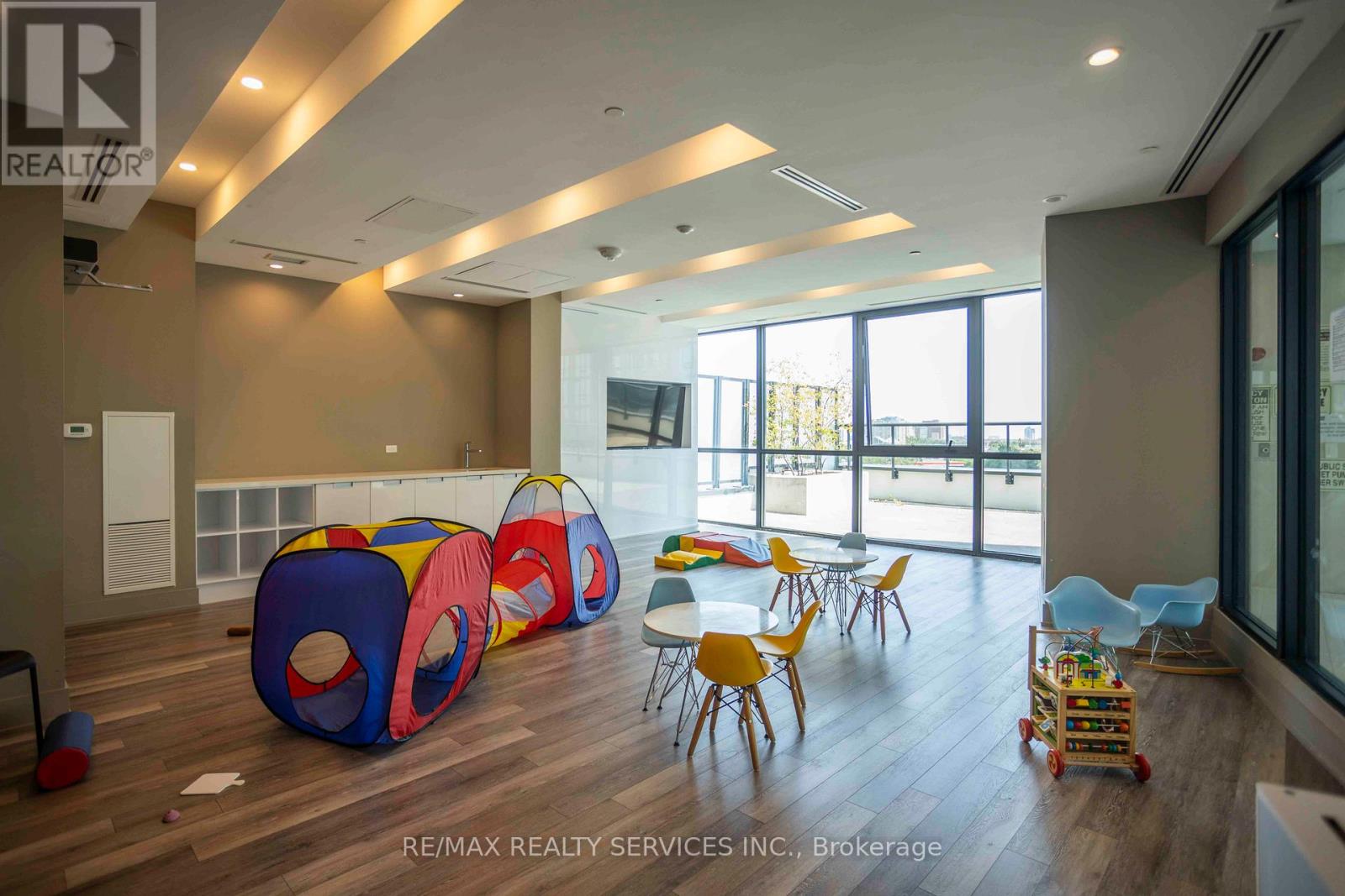 918 - 35 Watergarden Drive W, Mississauga, Ontario  L5R 0G8 - Photo 28 - W13243530