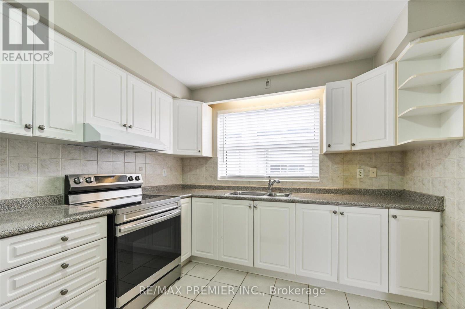#3 - 319 Wilmington Avenue, Toronto, Ontario  M3H 5K9 - Photo 8 - C13242992