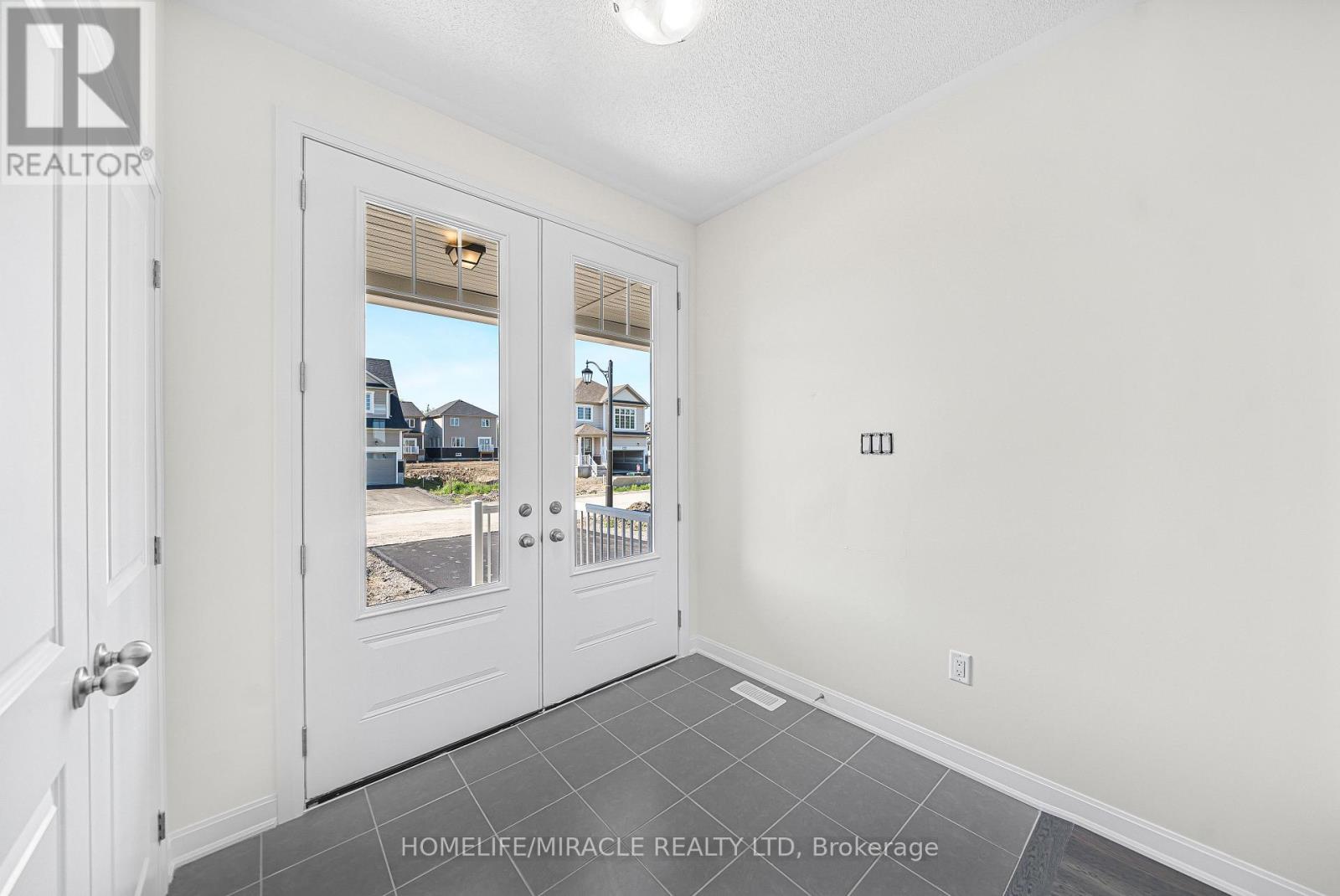 34 Royal Oak Crescent, Loyalist, Ontario  K0H 1G0 - Photo 12 - X13243542