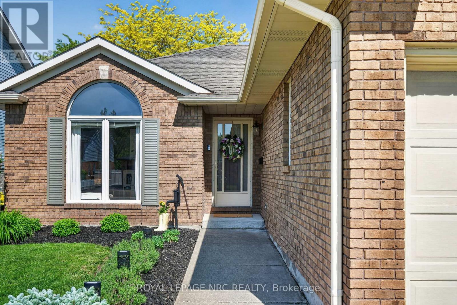 247 Northwood Drive, Welland, Ontario  L3C 6V1 - Photo 3 - X13243612