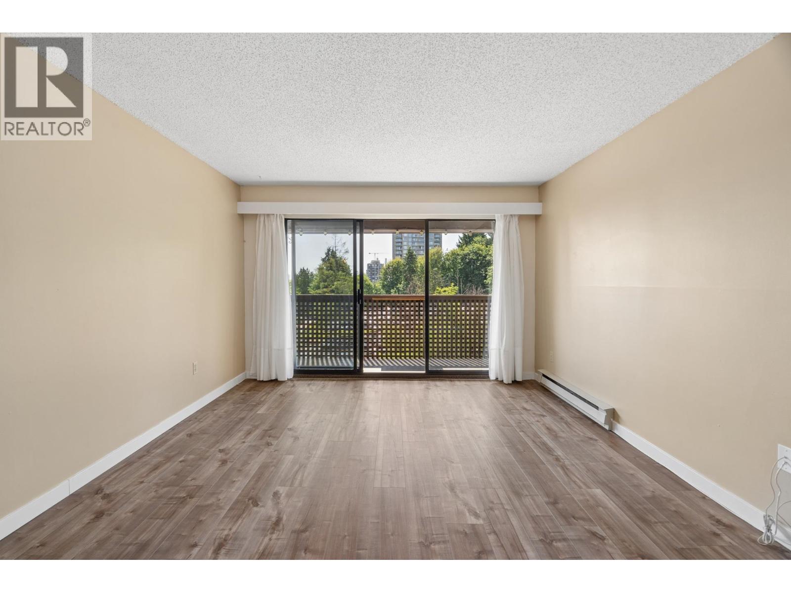 409 340 Ginger Drive, New Westminster, British Columbia  V3L 5L7 - Photo 2 - R3130271