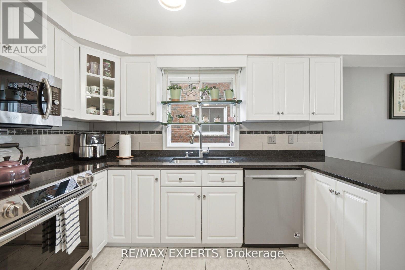 65 Brumwell Street, Toronto, Ontario  M1C 2K7 - Photo 8 - E13243616