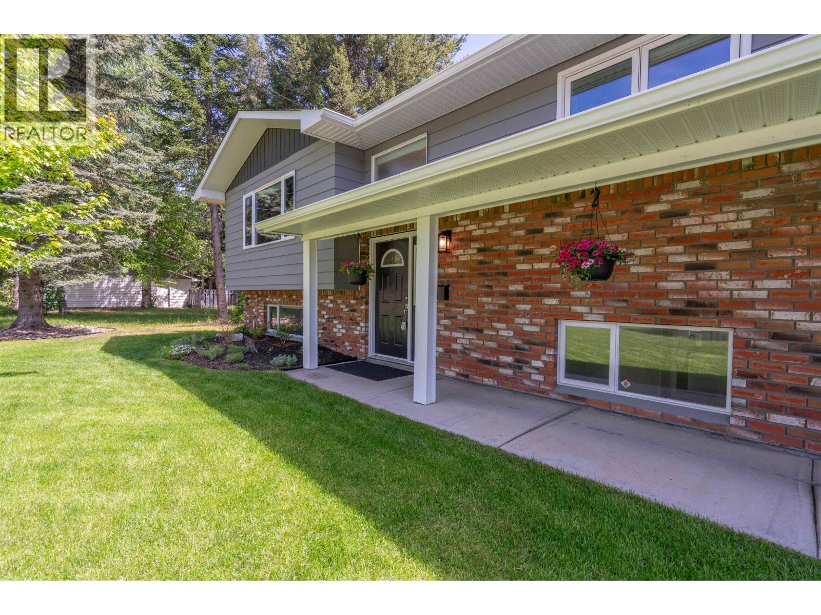 2886 Killarney Drive, Prince George, British Columbia  V2K 3J6 - Photo 4 - R3132463