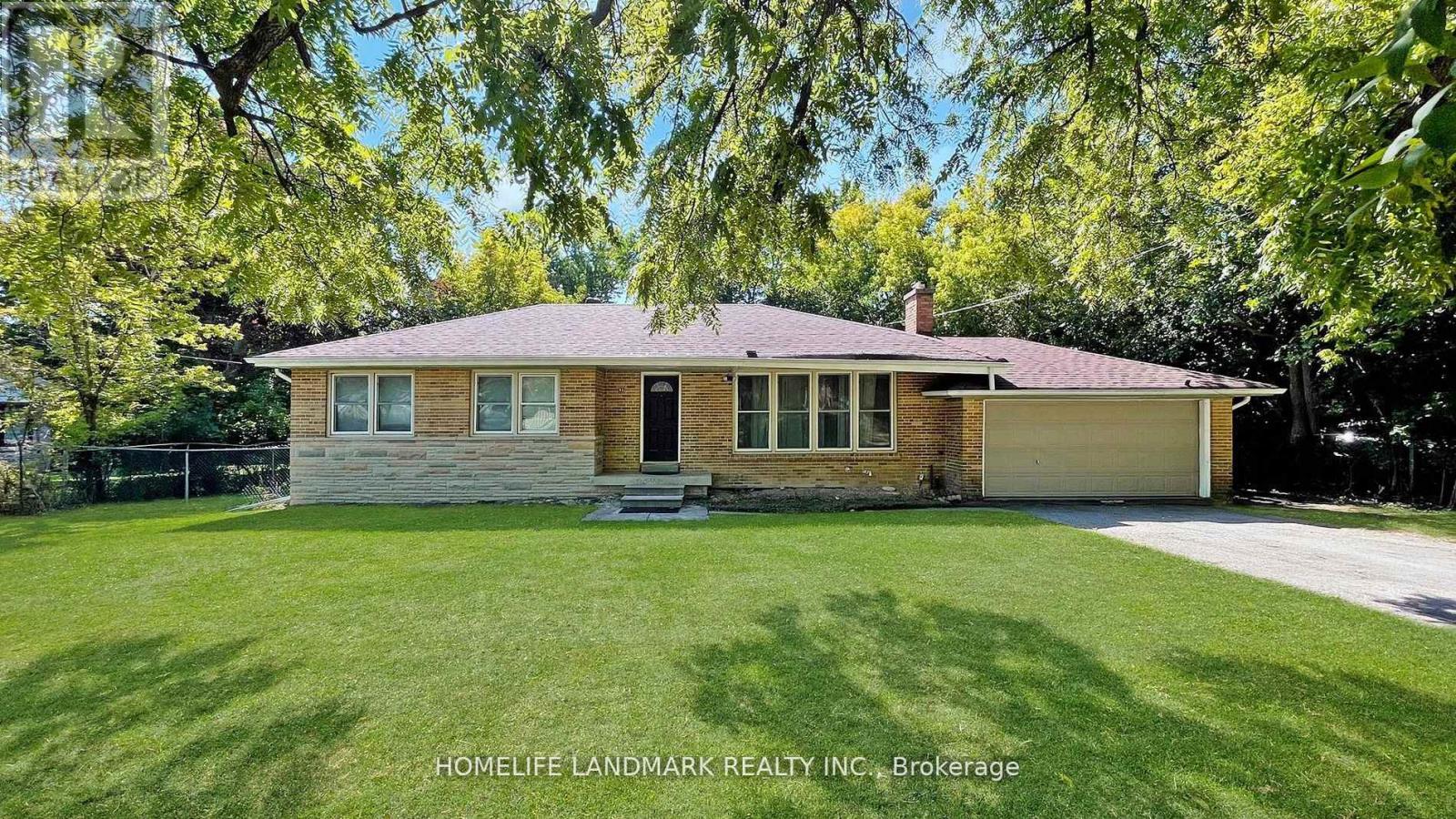 BASEMENT - 11 UPLANDS AVENUE, Vaughan (Uplands)